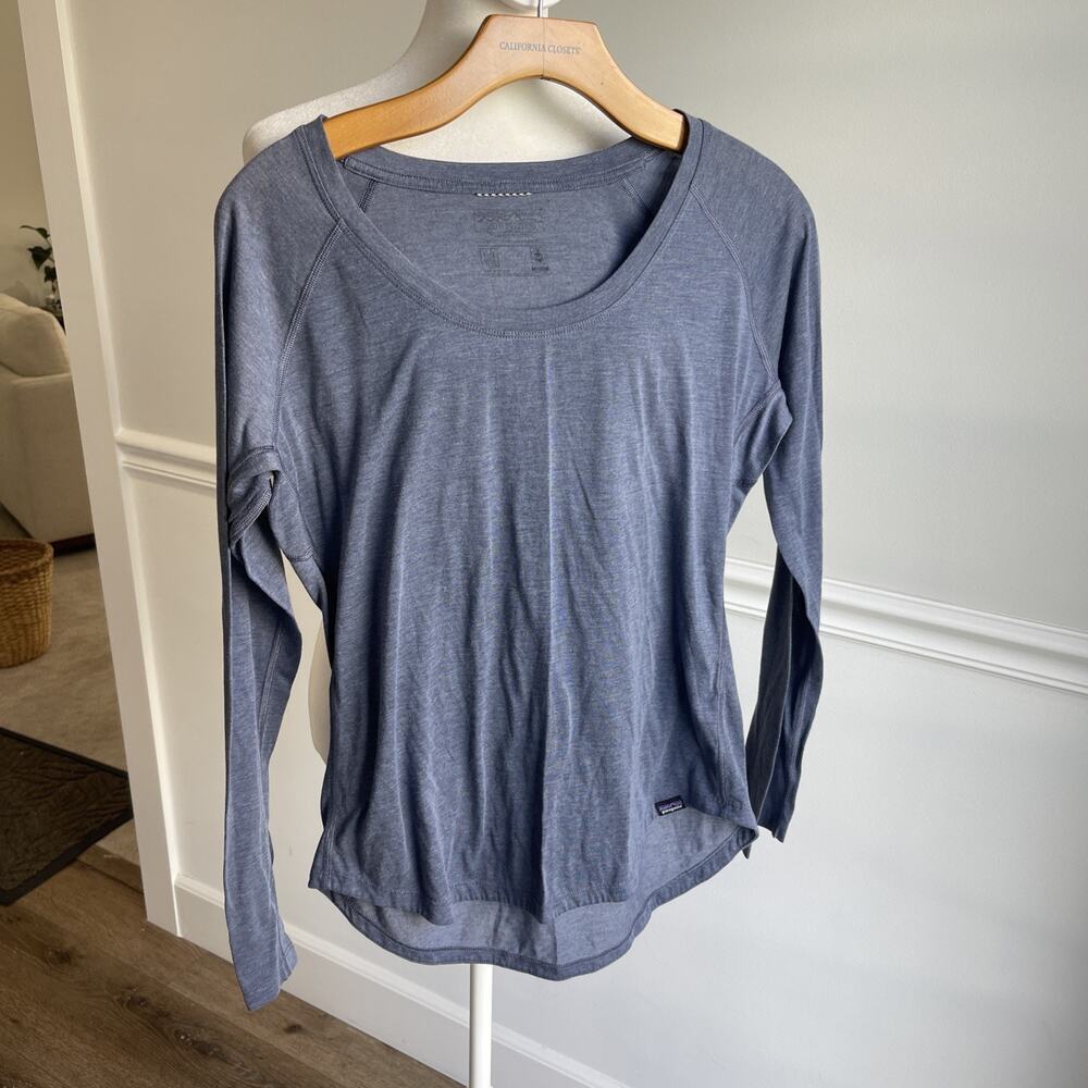 Patagonia Women Sz M Long Sleeve T Shirt Steel Blue Raglan Sleeve Scoop Neck